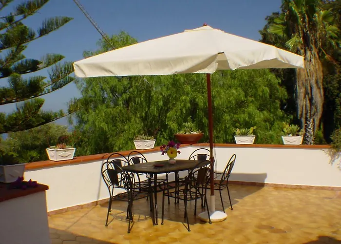 Alojamento de Acomodação e Pequeno-almoço Isabella Zambrone