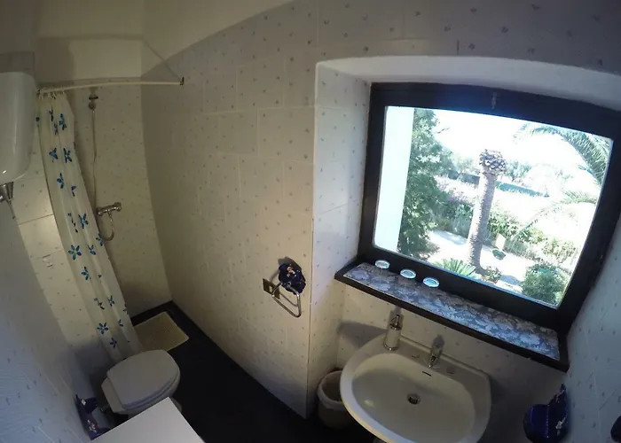 Isabella 3* זמברונה